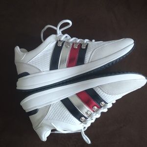 Tommy Hilfiger Twronna Sneakers Size 9.5 M Women